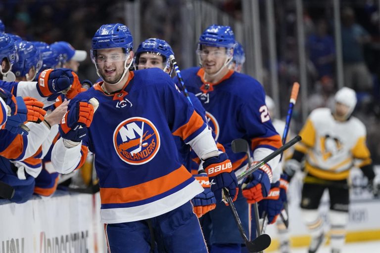 NHL play-offs: Islanders langszij, Knights en Lightning zijn er bijna