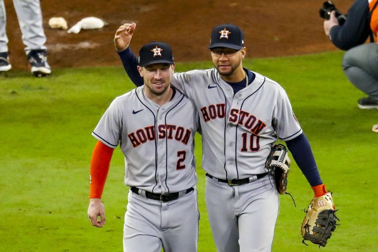 Dubbele comeback houdt Astros’ hoop in leven
