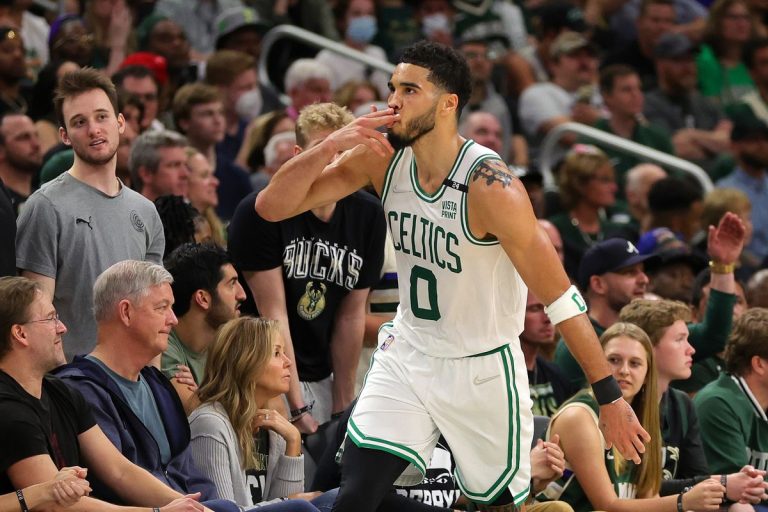 Celtics en Dallas dwingen game 7 af, Heat en Warriors door