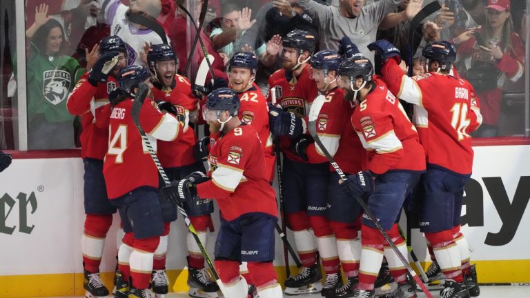 NHL Play-Offs: Florida slaat terug en wint eerste Stanley Cup wedstrijd uit franchise geschiedenis