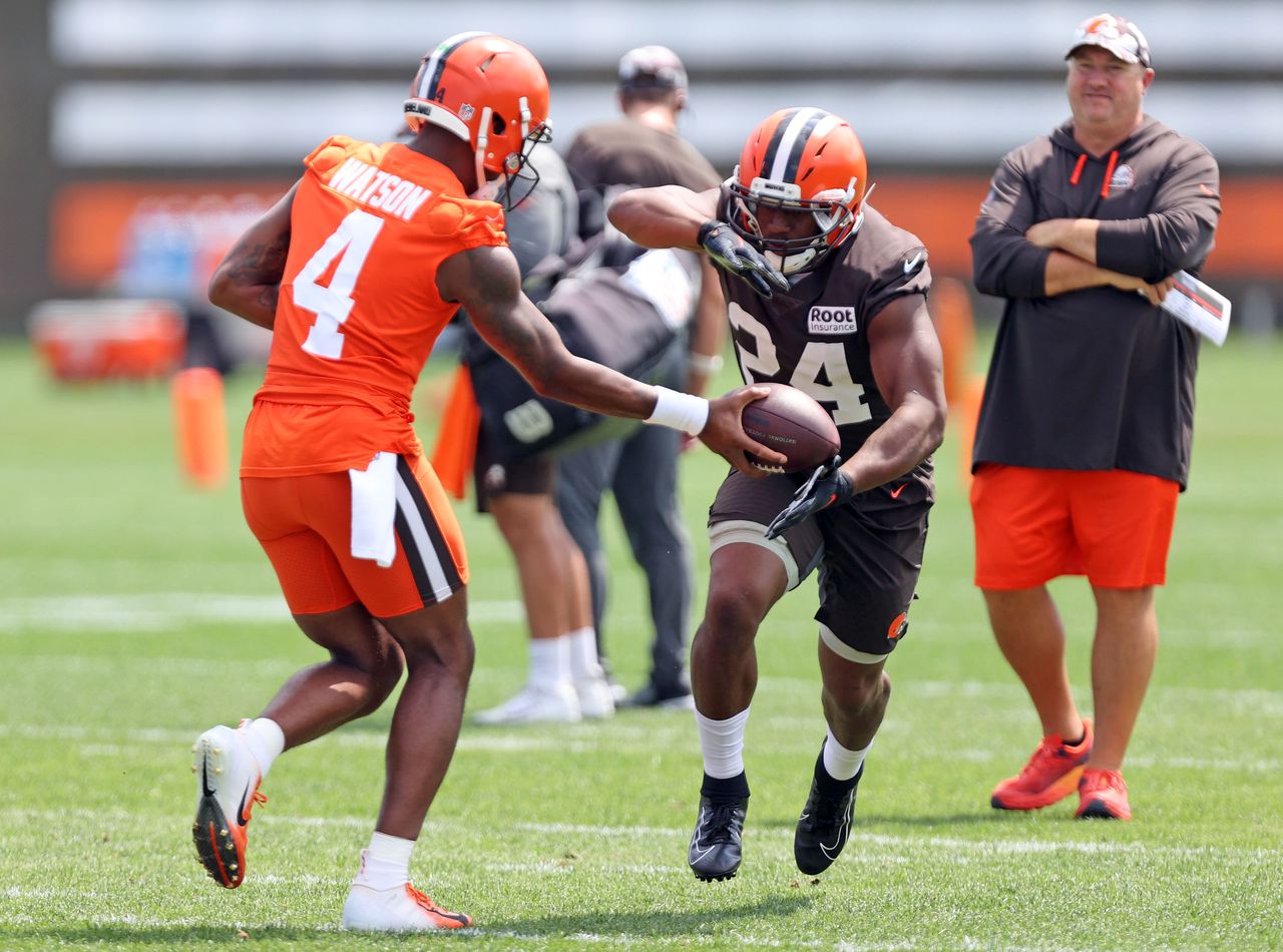 You Can't Really Look At The Numbers': Nick Chubb Unconcerned Over  Potential For Lost Production In Deshaun Watson-Led Browns Offense Steelers  Depot | Chubbs Number | sincovaga.com.br