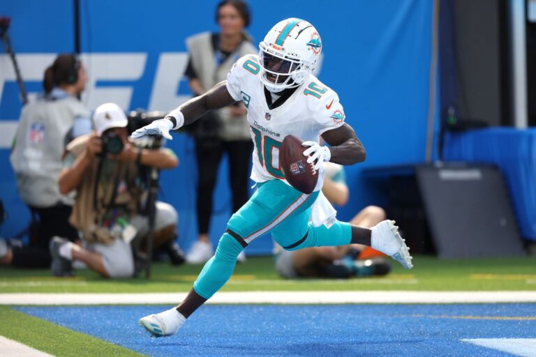 Dolphins receiver Tyreek Hill