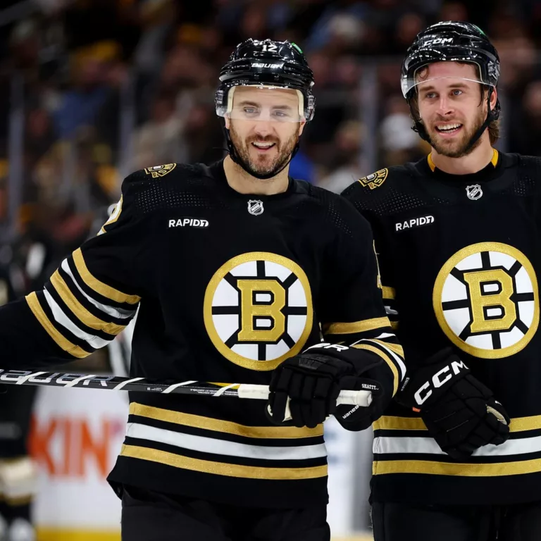NHL Play-Offs: Canes danken Andersen, Bruins geven statement af