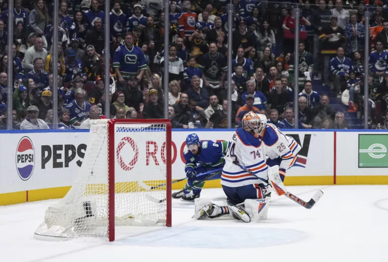 NHL Play-Offs: Canucks verrassen Oilers, Panthers zetten tanden in Bruins