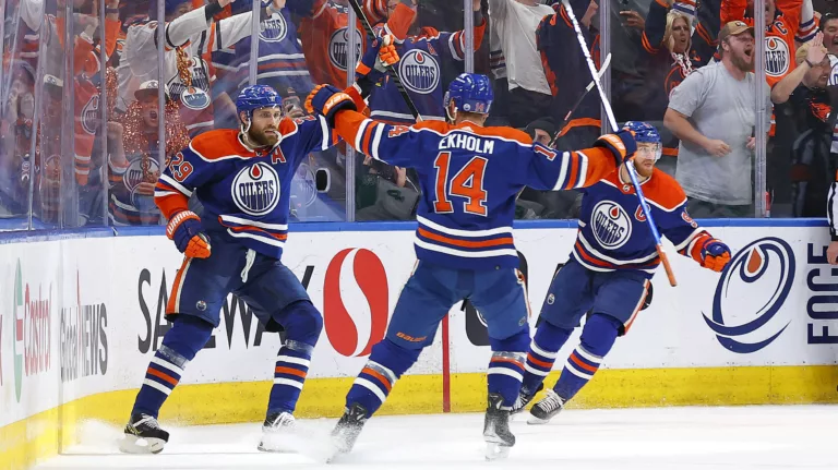 NHL Play-Offs: Oilers tonen veerkracht en trekken stand in WCF weer gelijk
