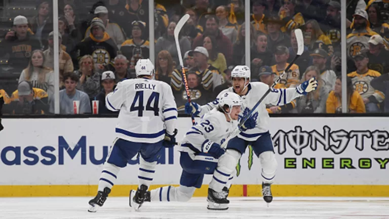 NHL Play-Offs: Leafs en Preds leven nog, Canes en Avalanche ronde verder
