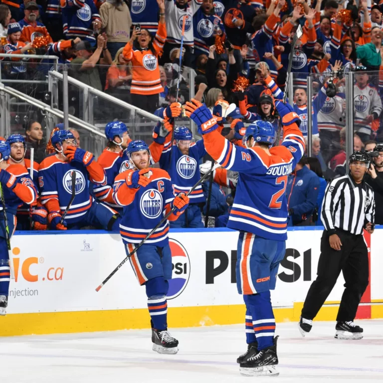 NHL Play-Offs: McDavid neemt Oilers aan de hand op weg naar Game 7