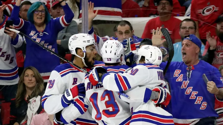 NHL Play-Offs: New York dendert door, ‘Battle of the Central’ weer in evenwicht