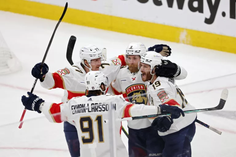Stanley Cup Final: Barkov en Panthers op matchpoint na winst in Game 3