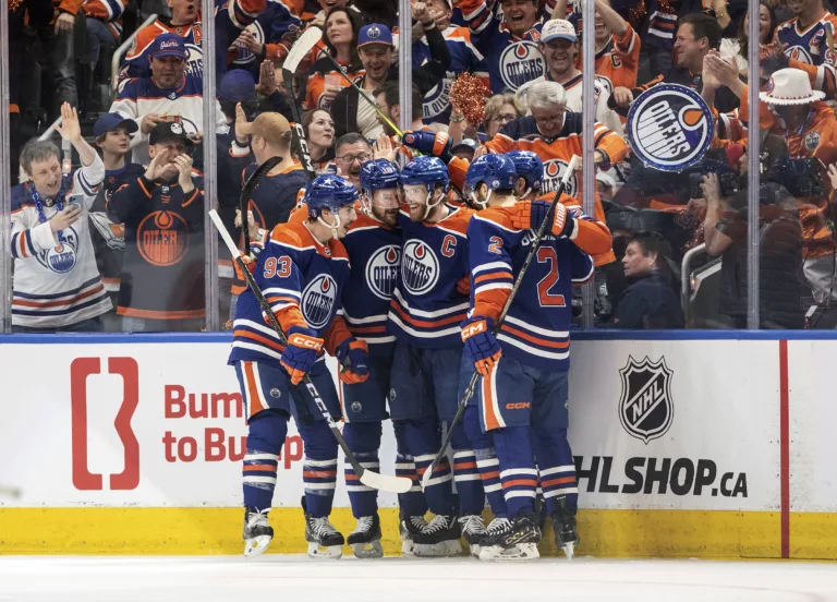 NHL Play-Offs: magische McDavid tovert Oilers naar Stanley Cup Final