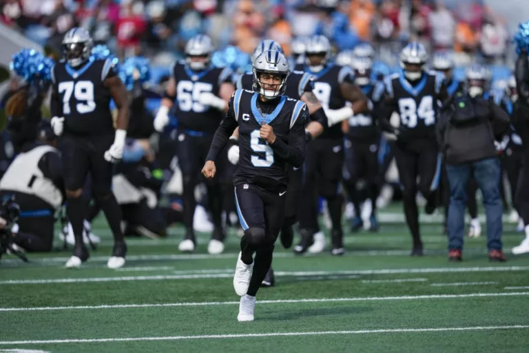 Bryce Young voor de Carolina Panthers