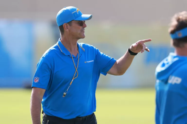 Jim Harbaugh is de nieuwe coach van de LA Chargers