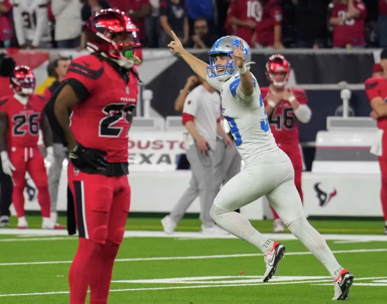 Jake Bates schiet de Lions voorbij de Texans tijdens SNF