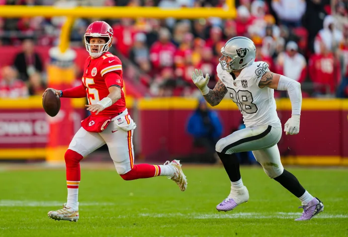 Kansas City Chiefs Patrick Mahomes en Las Vegas Raiders Maxx Crosby