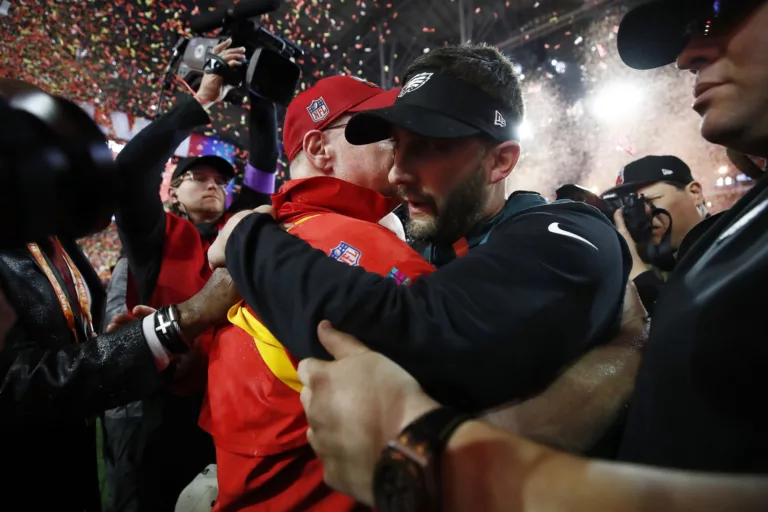 Nick Sirianni en Andy Reid komen elkaar voor de tweede keer tegen in de Super Bowl.jpg