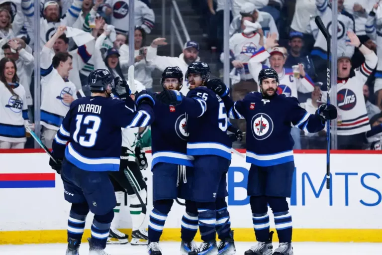 NHL Play-Offs: Winnipeg slaat terug en Marchand helpt Florida langs Toronto