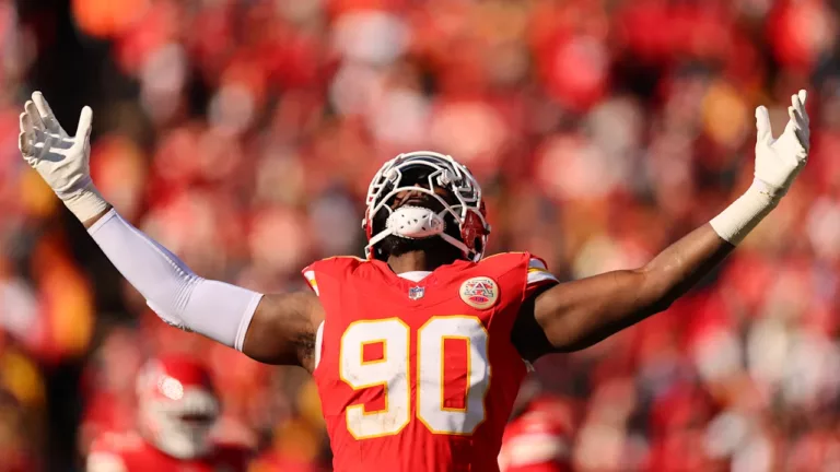 NFL Previews 2025 - Week 16 - Charles Omenihu