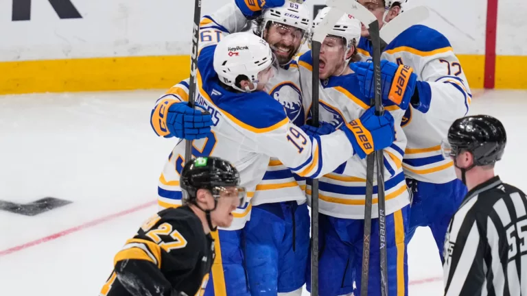 NHL Play-Offs 2026: Buffalo weer op voorsprong, matchpoint Carolina en Colorado