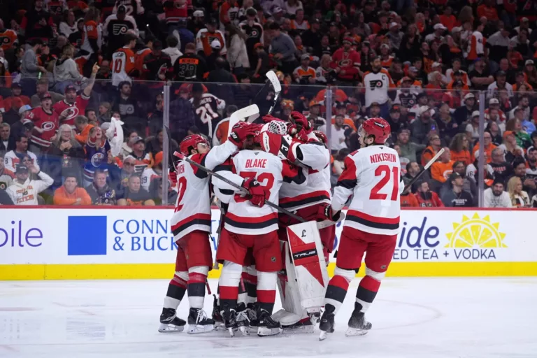 NHL Play-Offs 2026: Hurricanes ongeslagen naar Eastern Conference Final en Minnesota slaat terug tegen Colorado